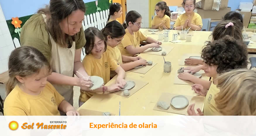 As comemorações do Dia da Criança continuaram com uma experiência de olaria. Externato Sol Nascente